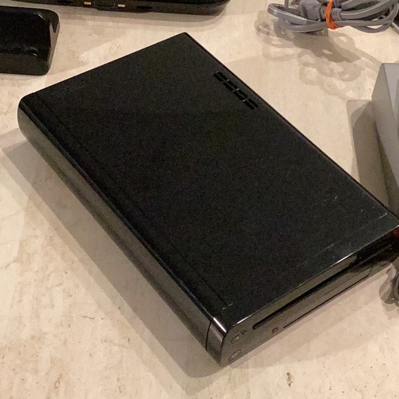 Nintendo Wii U Console & 5 Games Complete 32GB Pokemon Mario Gamepad - Picture 5 of 16